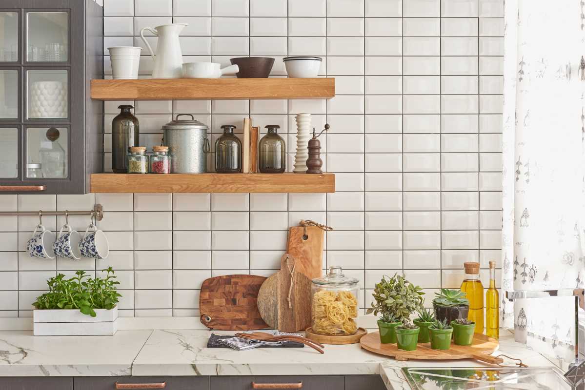 Make Your Own Farmhouse-Style Shelves